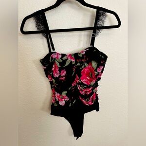 Size M new Lulu body suit with lace straps